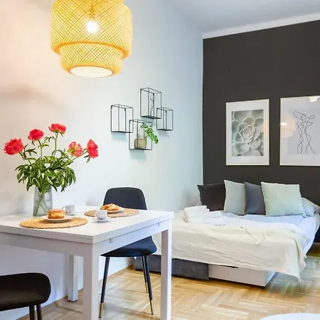Appartement C W/balcony *