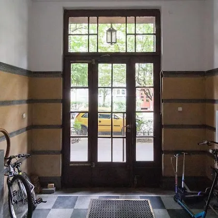 C W/balcony 公寓 *