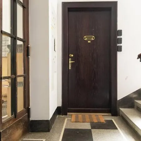 C W/balcony דירה *