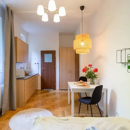 C W/balcony Apartment